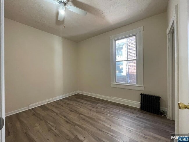 Building Photo - 115 Park Ave