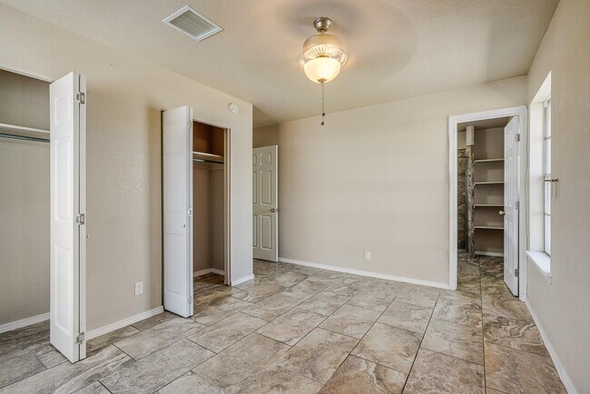 Building Photo - 5301 Marcillus Ave