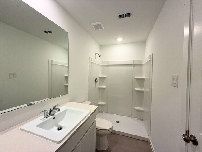 Building Photo - 6220 Sandpiper Ln