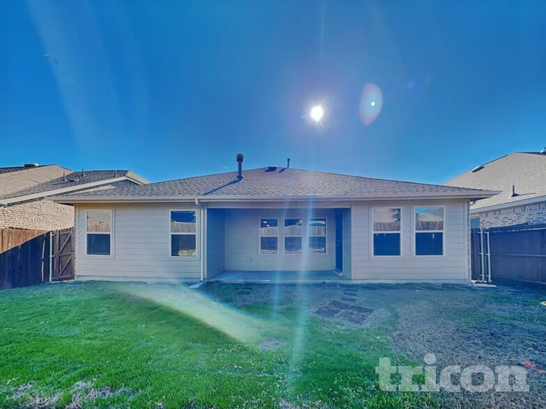 Building Photo - 810 Silverbell St