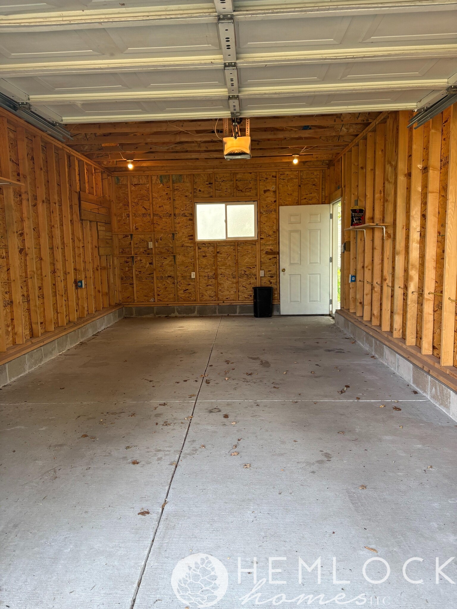 Garage - 916 Blaine St