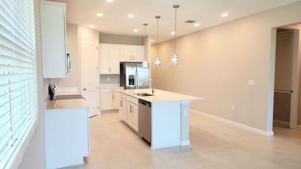 Building Photo - 917 Heirloom Dr