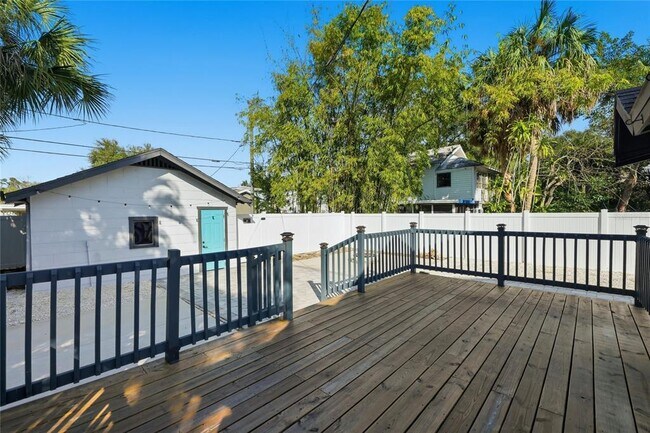 Building Photo - 313 23rd Ave N