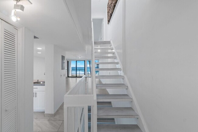 Building Photo - 550 Ave