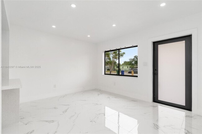 Building Photo - 6308 SW 22nd St