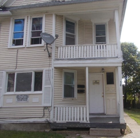 Primary Photo - 58 Thorn St