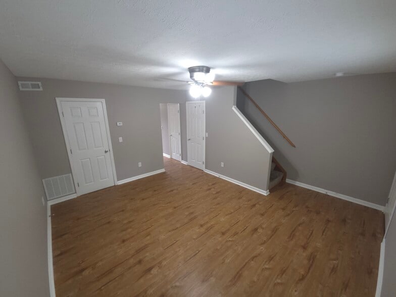 Living room - 366 E Mithoff St
