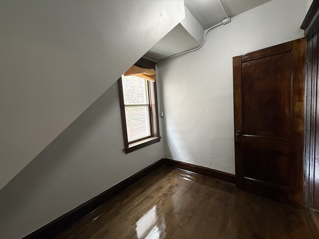 Building Photo - 4222 W Cullerton St