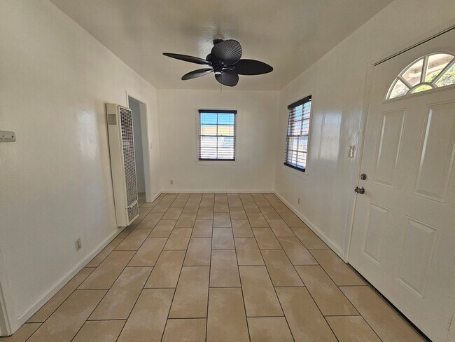 Building Photo - 1+ 1 Bed 1 Bath Cottage in San Jacinto $1425.00