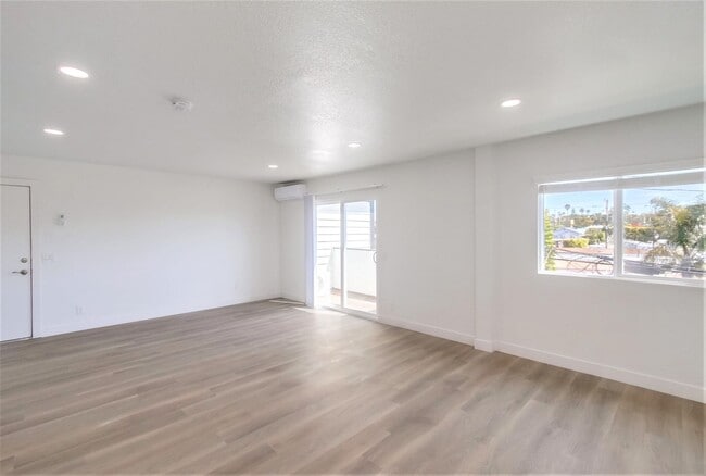 Interior Photo - Ocean Breeze