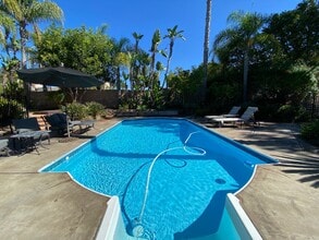 Building Photo - Stunning 4 bedroom Home with a Pool locate...