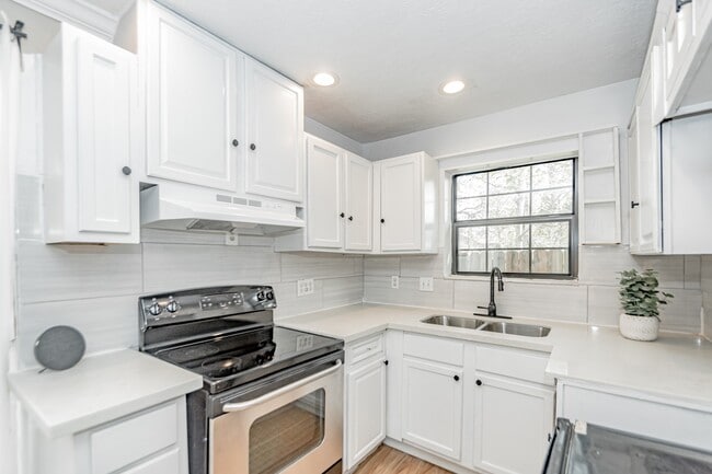 Building Photo - 3002 Kirk St