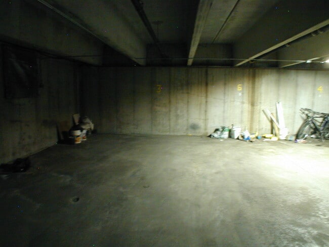 Building Photo - Brookfield