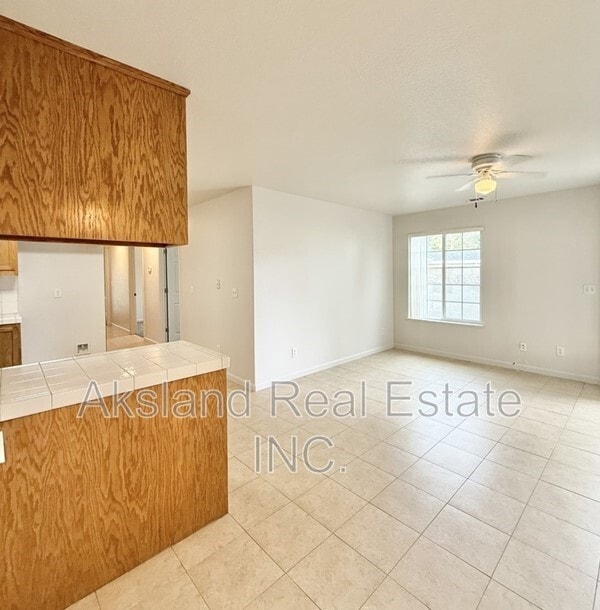 Building Photo - Manteca