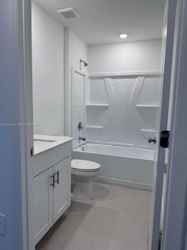 Building Photo - 17245 Cantu Ct