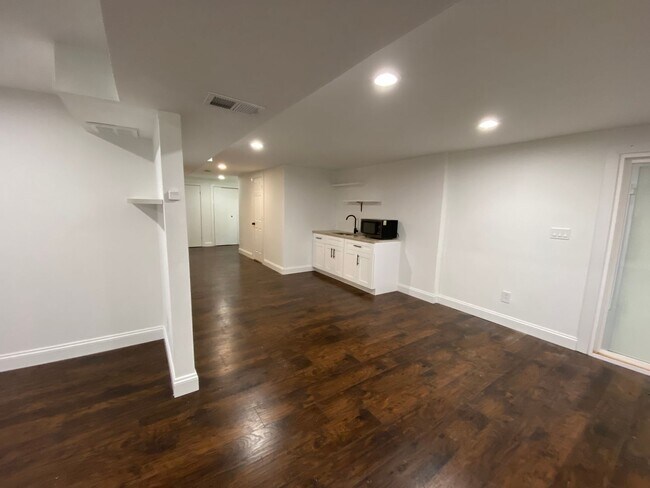 Building Photo - Stylish 5 Bedroom home in Fort Washington
