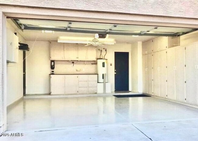 Building Photo - 15481 W Mauna Loa Ln