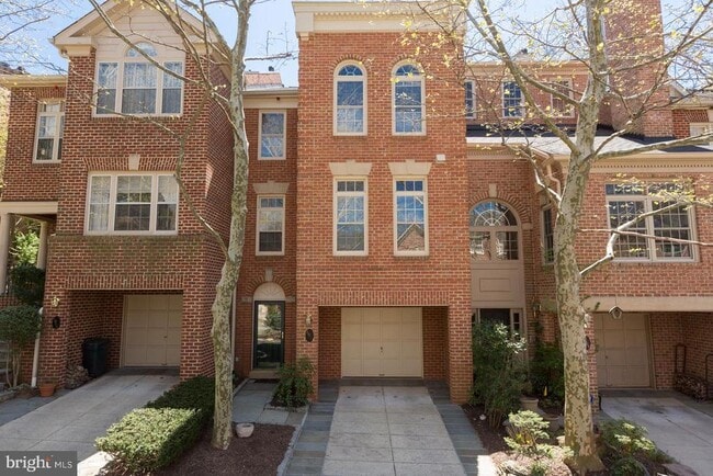 Building Photo - 4062 Mansion Dr NW