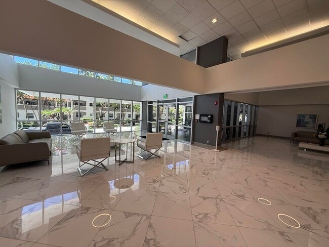 Building Photo - 531 N Ocean Blvd
