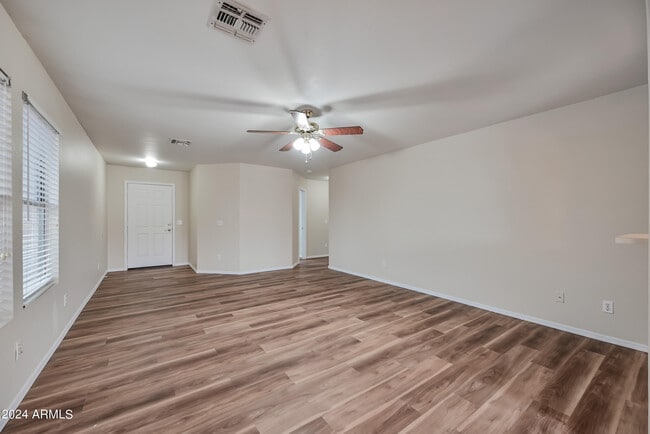 Building Photo - 1015 S Slater Cir
