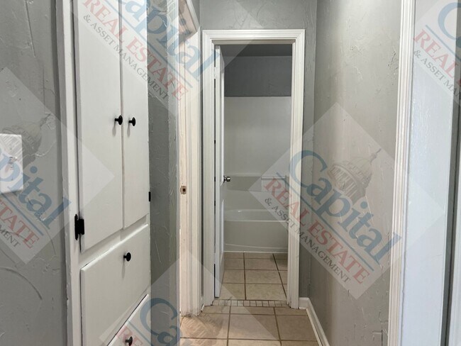 Building Photo - Home Sweet Home