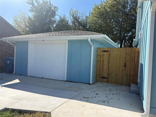 Primary Photo - 205 NW 2nd St