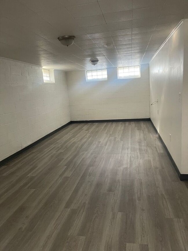 Building Photo - Charming ranch in wonderful neighborhood