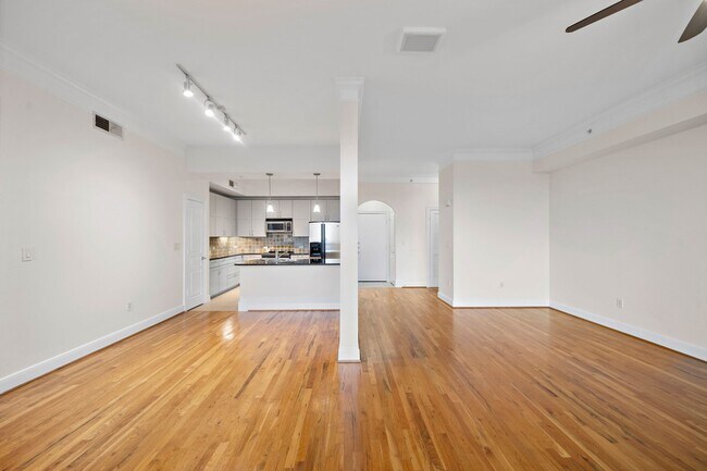 Building Photo - 3333 Allen Pkwy