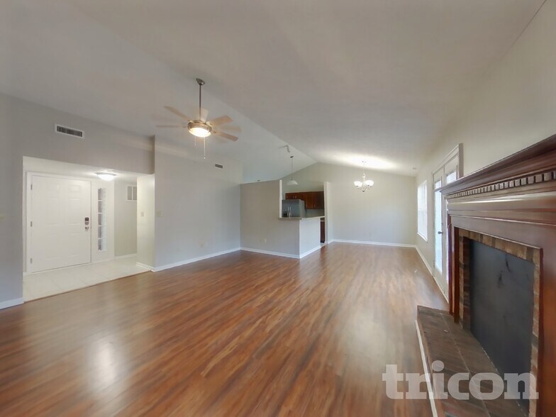 Building Photo - 6044 McClellan Ct