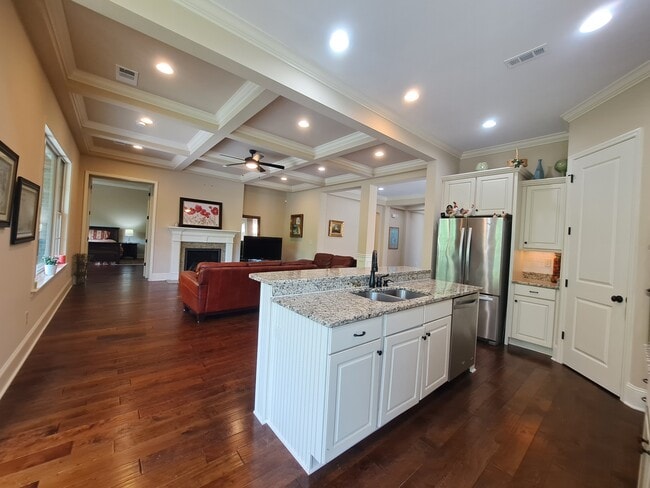 Building Photo - 12170 Inglecrest Ln