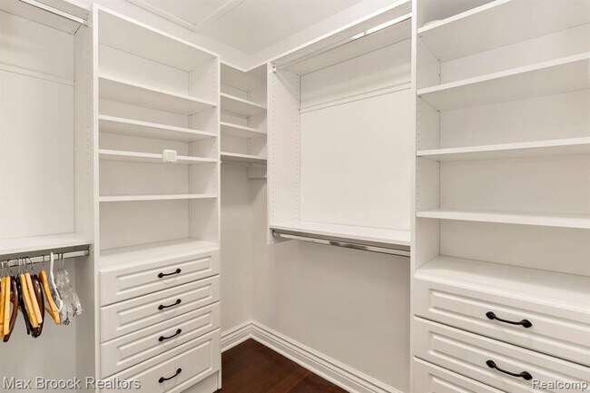 Building Photo - 6322 Aspen Ridge Blvd