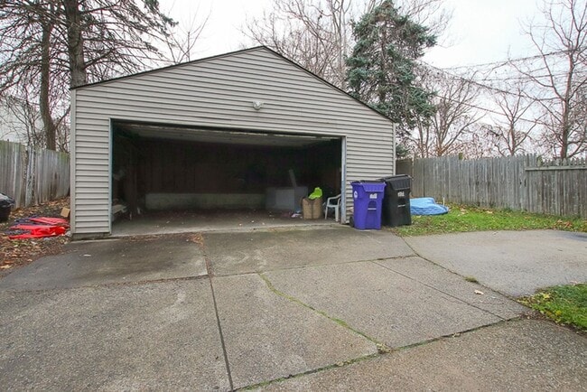 Building Photo - 2811 Henninger Rd