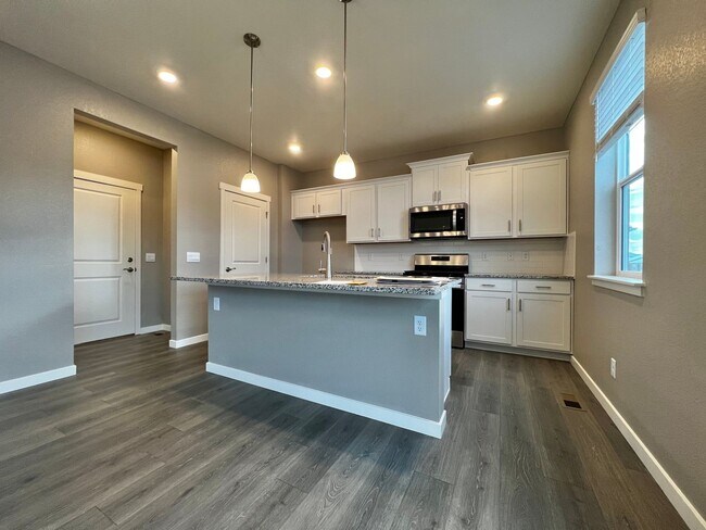 Building Photo - Gorgeous 4 Bed, 2.5 Bath New-Build in Bert...