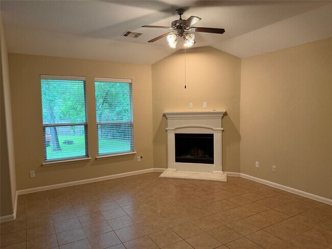 Building Photo - 98 Black Swan Pl