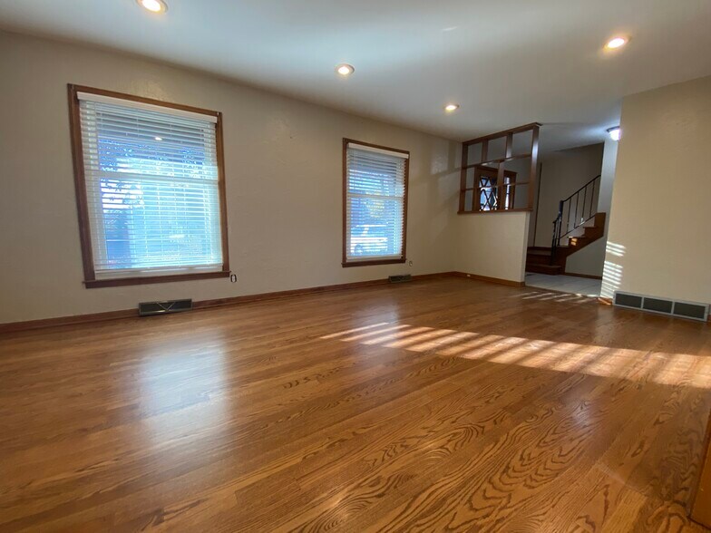 Building Photo - 9601 Horton St