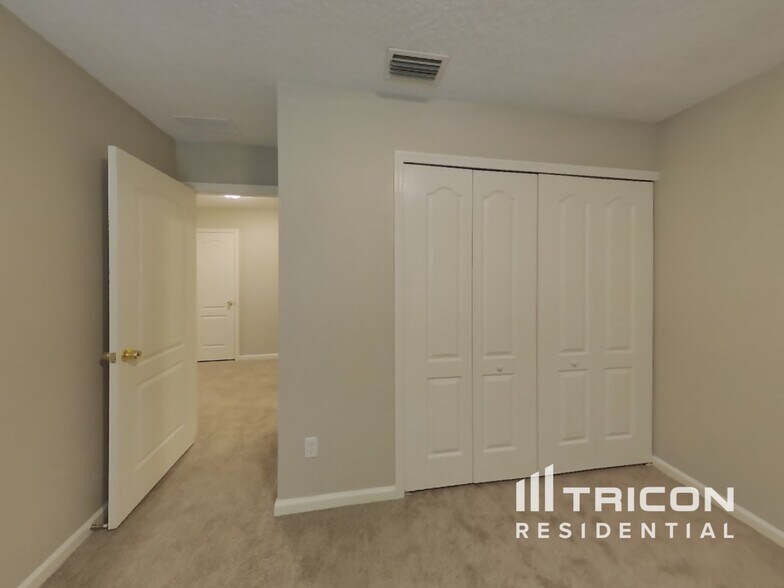 Building Photo - 746 Roland Lakes Dr