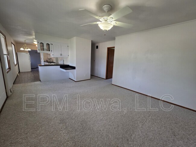 Building Photo - 4747 Danbury St NE