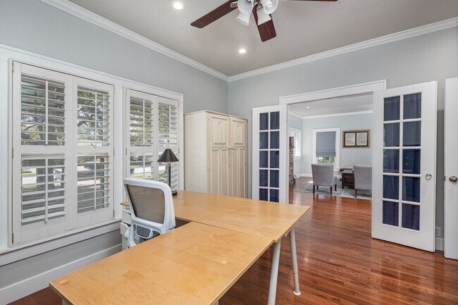 Building Photo - Berkeley Tudor For Lease!