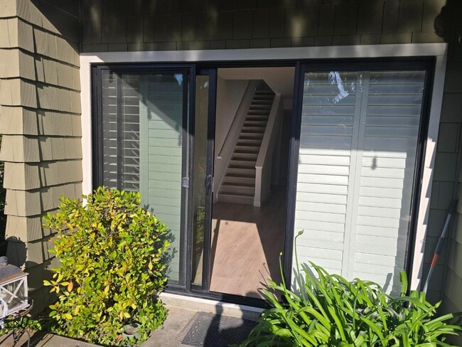 Building Photo - 119 Harbor Seal Ct