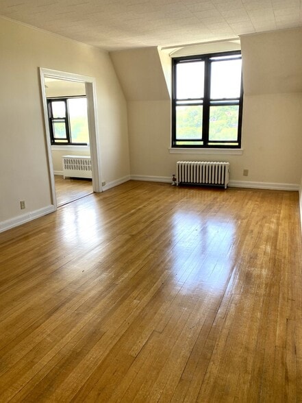 Building Photo - 111 Sagamore Rd