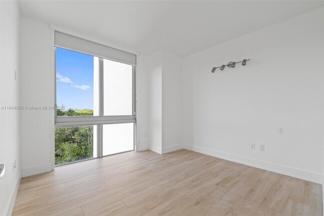 Building Photo - 16385 Biscayne Blvd