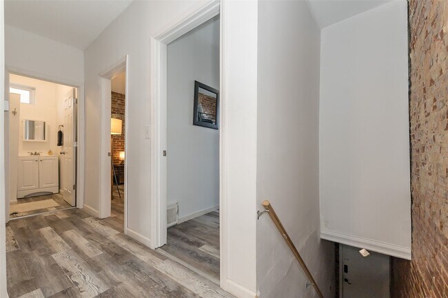 Building Photo - 4992 Botanical Ave