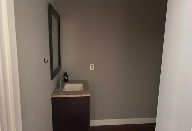 Building Photo - 2 BD/ 2 BA