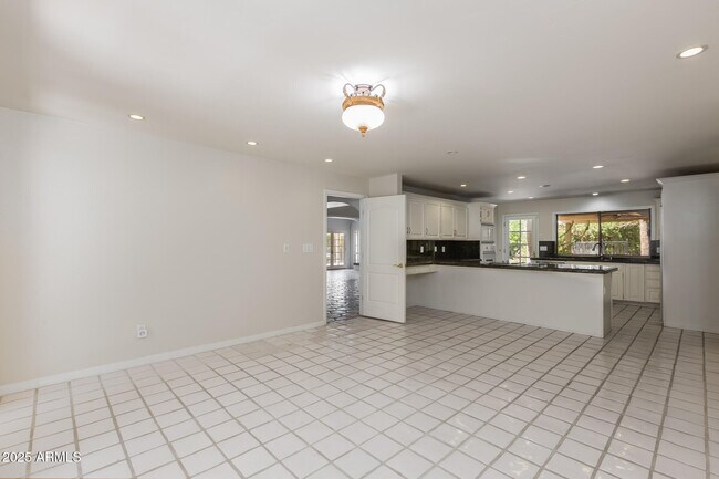 Building Photo - 49 Biltmore Estates Dr