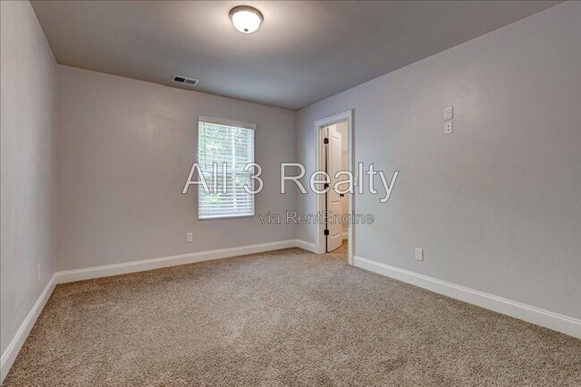 Building Photo - 225 Barnett Ln Ln