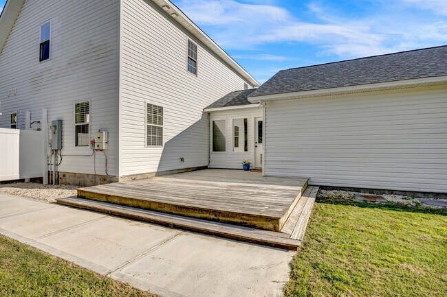 Building Photo - 101 N 6th St