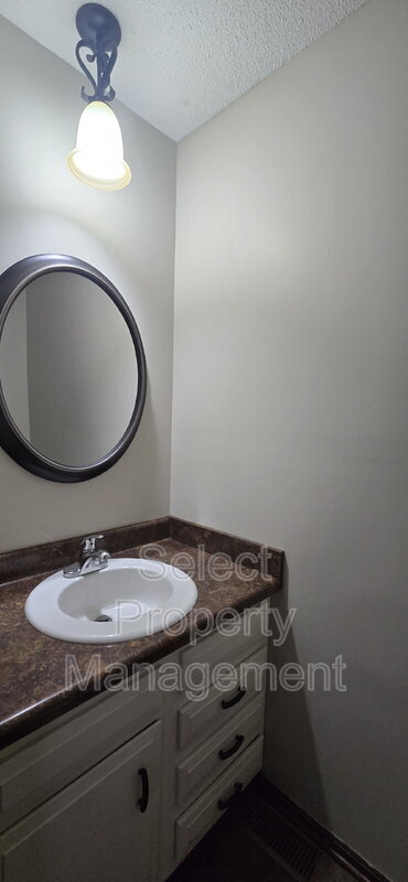 Building Photo - 3519 Shoaff Park River Dr