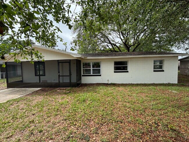 Building Photo - Newly Remodeled 4BR Home in Lake Wales – Prime Location!
