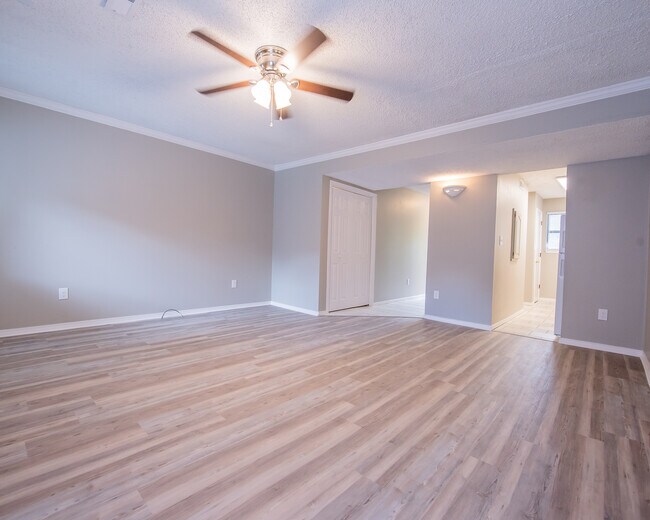 Building Photo - 2305 E Kantz Cv