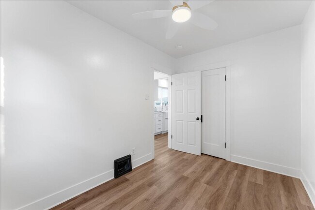 Building Photo - 315 Crampton St